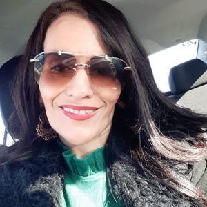 Meet your Posher, Gina